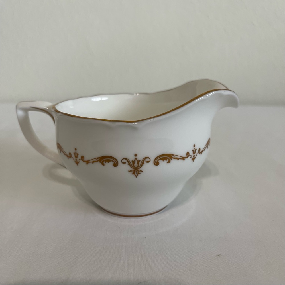 Royal Worcester Elegant White and Gold Chantilly Porcelain Creamer